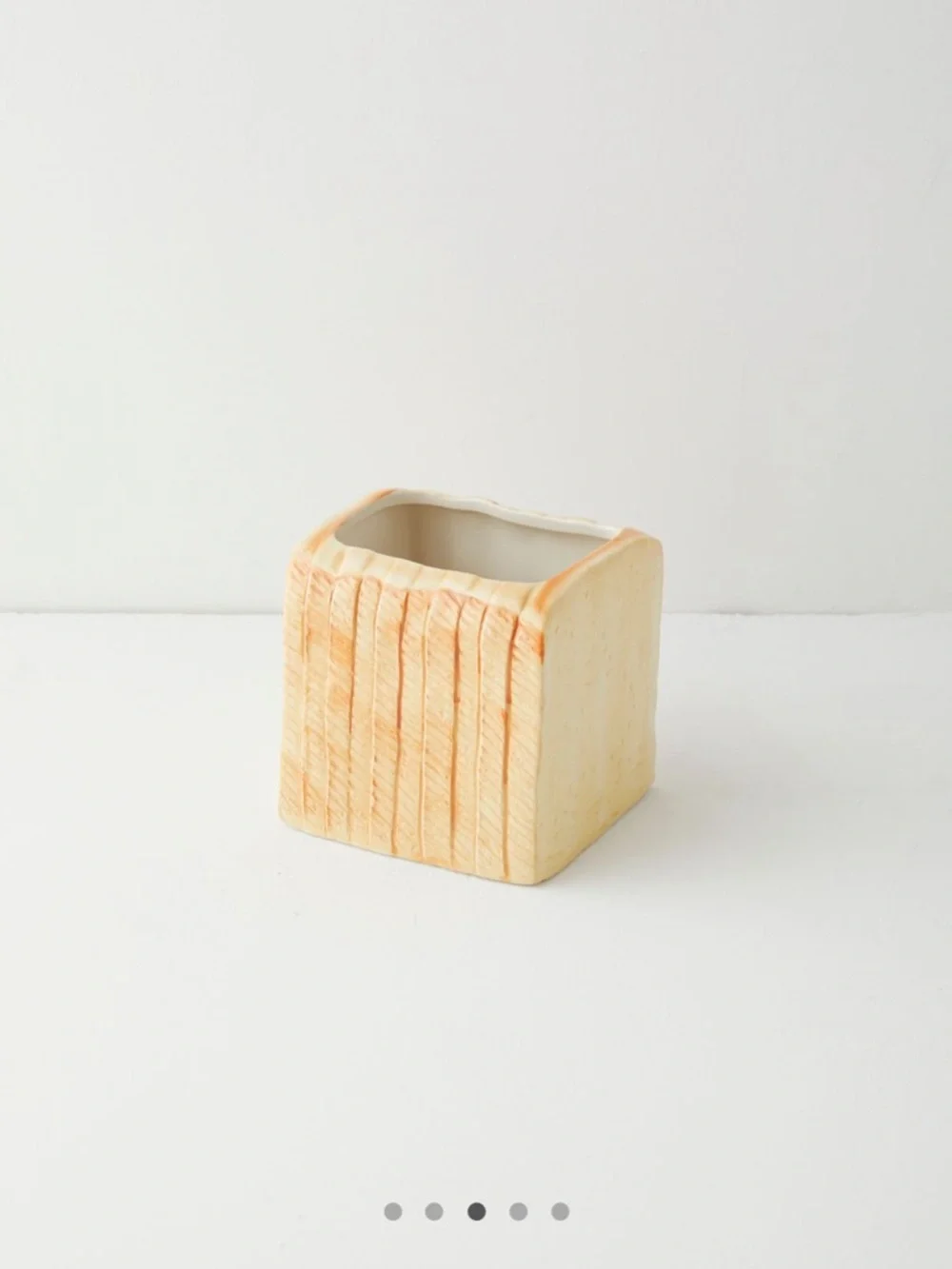 Urban Outfitters Bread Planter - Picture 3 of 11